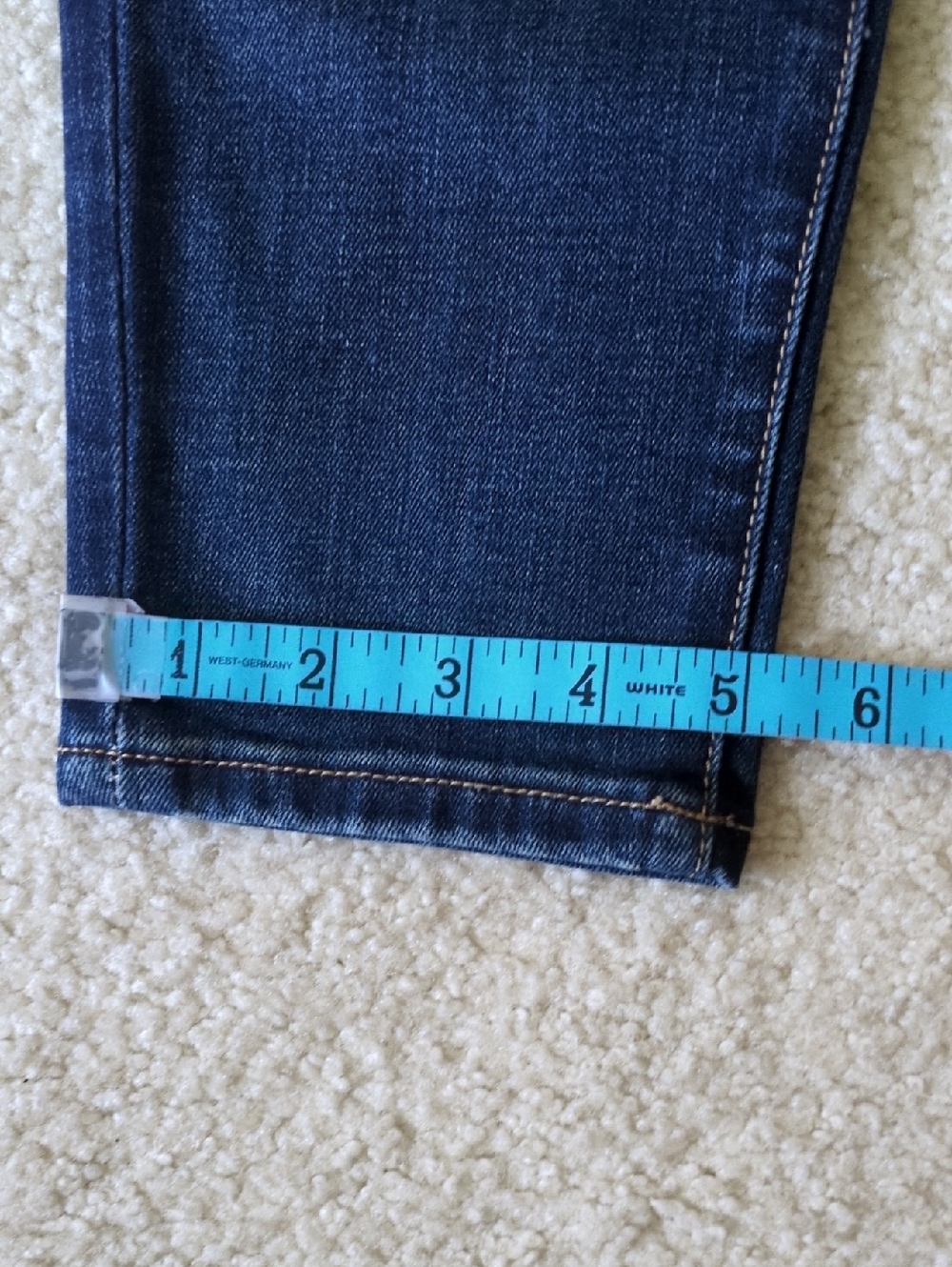 Current Elliott Women's Dark Blue With Wiskering Slim Fit Jeans - Picture 9 of 9
